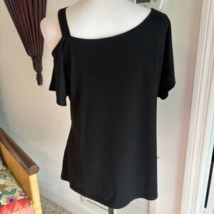 CYANSTYLE Black Knit Pullover Top! Cap sleeves. One off shoulder! Large